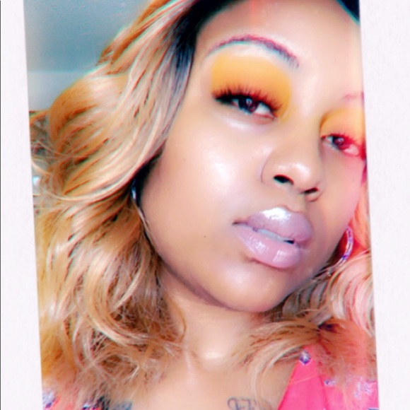 Meet your Posher, Christina - Picture 1 of 1